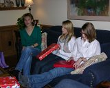 E8700-20091225-DSCN6020 : 2009, Amy, Christmas, Leslie, Susan