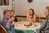 ILCE-6500-20171224-DSC01039 : 2017, Alison, Amy, Christmas, Leslie, Lois
