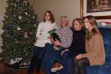 ILCE-6500-20211223-DSC07606 : 2021, Amy Siphers, Christmas, John Siphers, Leslie Siphers, Pippa dog, Susan Siphers, animals