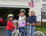 E8700-20041125-DSCN0660  Thanksgiving 2004 with Akers in DC Kelley, Caitlin and Alison on bike : 2004, Alison, Caitlin / Oliver, Kelly, Thanksgiving