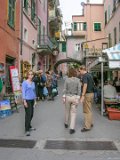 E8700-20041011-DSCN0516  Italy Monterosso : 2004, Cinqa Terra, Hal, Italy, Lois, Monterosso, Teresa