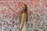 Lainey with Jose Parla mural in Hunt Library : 2018, Graduation Pictures, Lainey Indermaur, NC State, NCSU